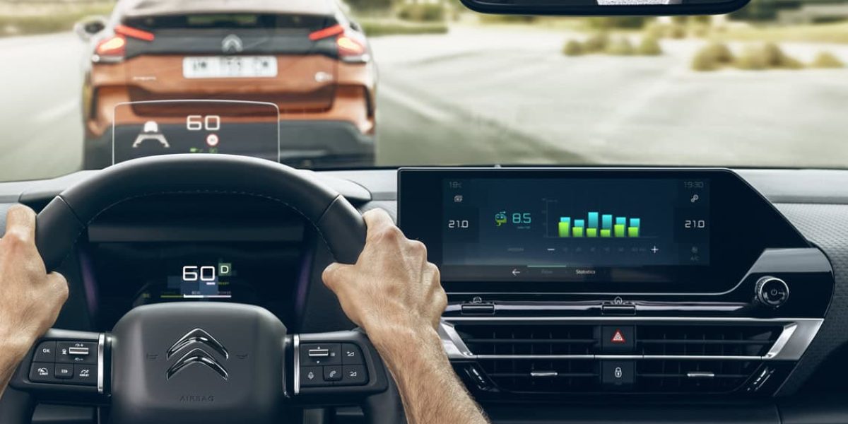 stellantis dashboard Dashboard di veicolo. Aeonvis ha supportato il programma Connected Vehicle assumendo ruoli di governance tecnica e gestionale.